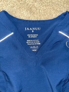 Jaanuu Navy Blue V-Neck Medical Scrub Top and Matching bottoms